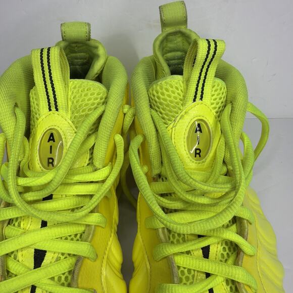 Nike Air Foamposite Pro Volt Men\'s size 12 Sneakers Yellow Shoes Gift